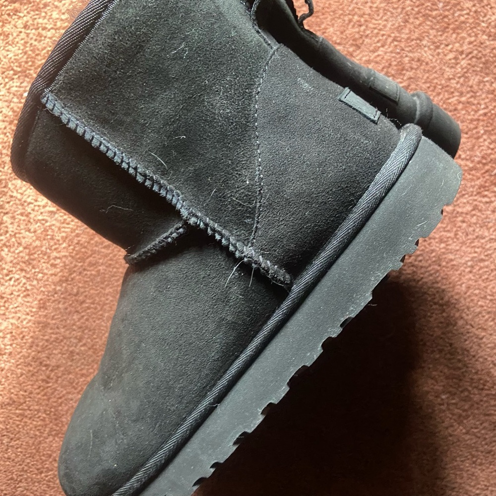 Short mini Uggs/Black